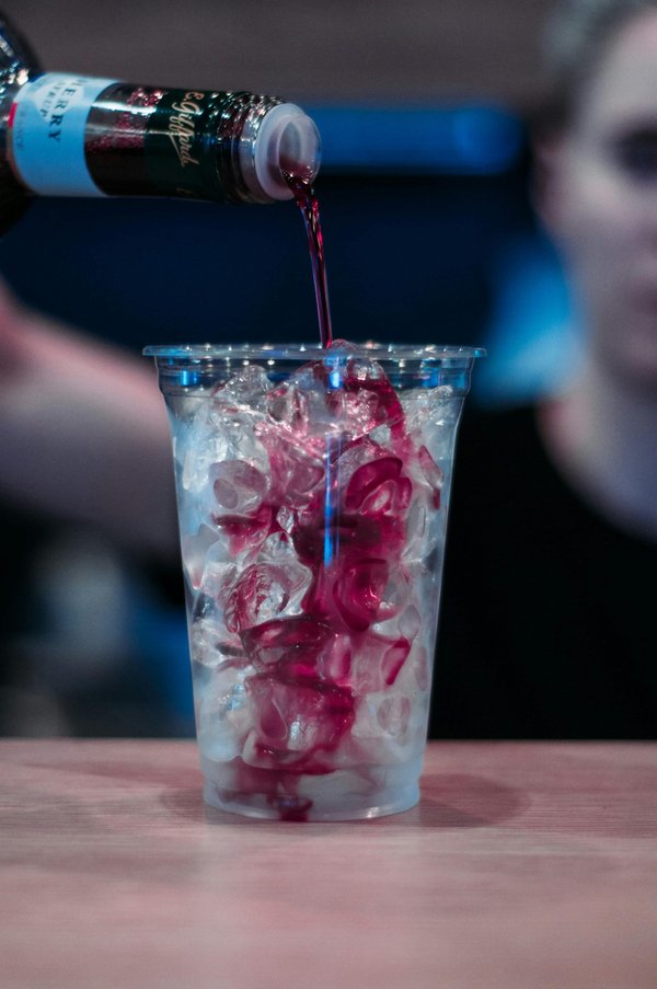 Gobelets personnalisés : l'atout charme de votre mariage